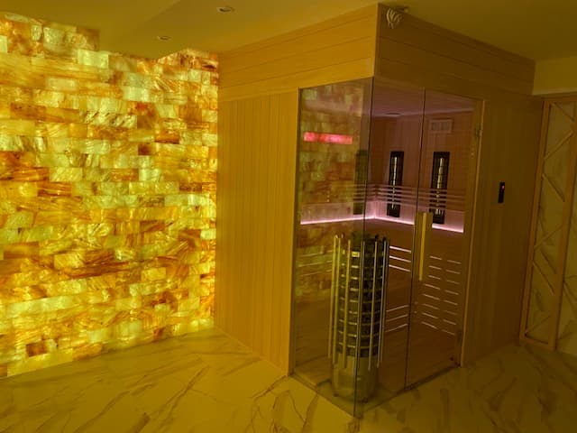 zdjęcie z sekcji Sauna ze ścianką z cegieł solnych z soli himalajskiej